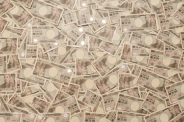 年金2000万円発言撤回と30代の年収と貯蓄